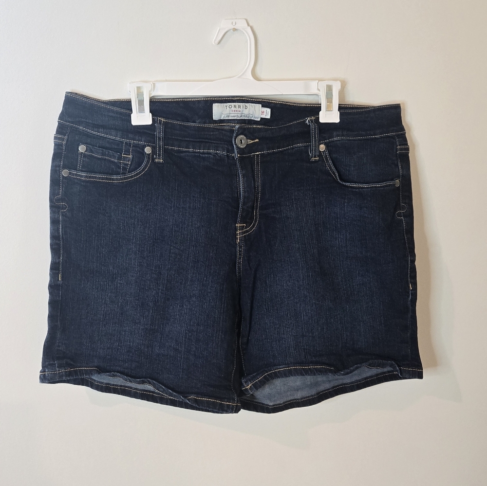 Torrid Women's Deep Indigo Jean Shorts Size 16